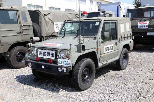 陸上自衛隊車輌 新73式小型トラック パジェロ（1/2tトラック） 03