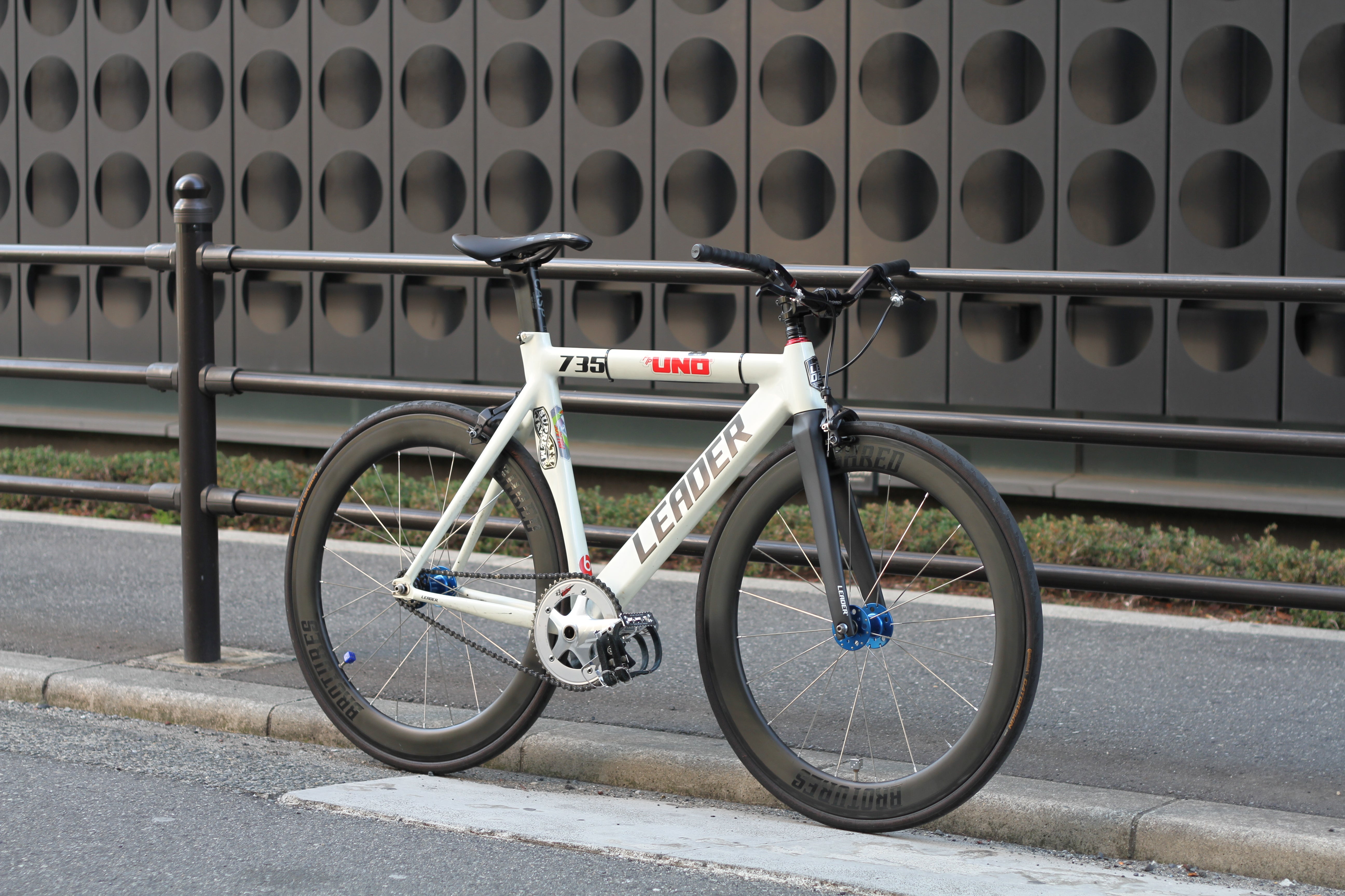 載せ替えは究極のバイクカスタム。735TRから次のフレームへ。 | ブロー