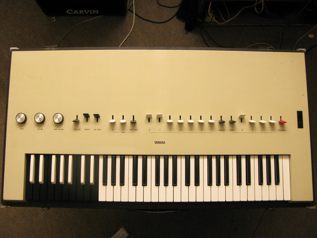 Planet Gear: Apparat Organ Quartet's Yamaha YC-20 / In Depth