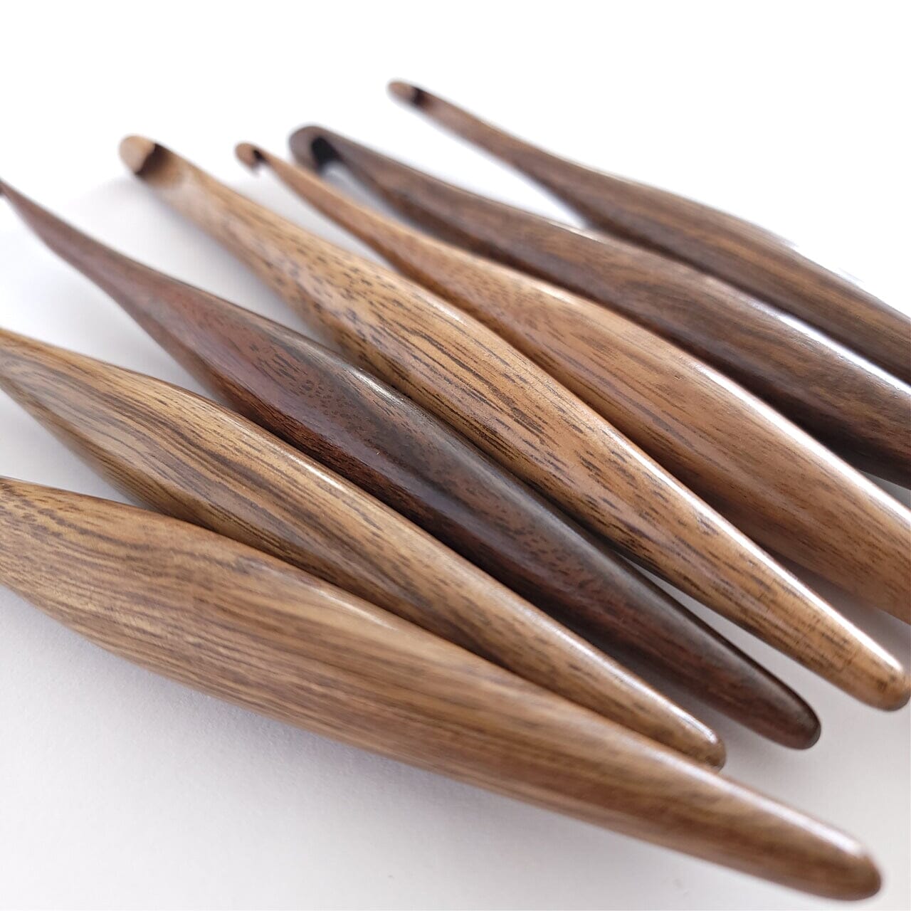 Laurel Streamline Wood Crochet Hooks – FurlsCrochet
