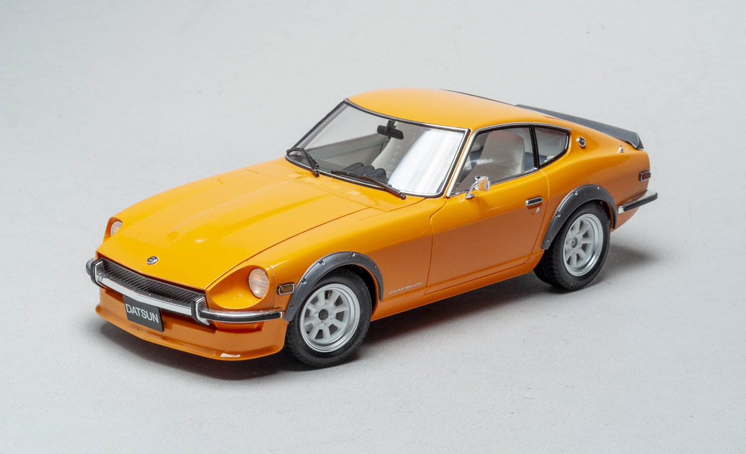 Tamiya 1/24 scale Nissan Fairlady 240Z Street Custom plastic model