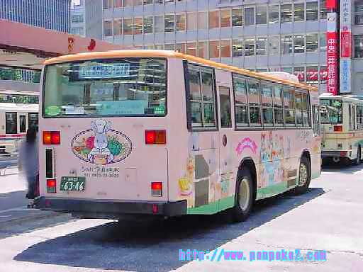 都営「ラッピングバス」（全面広告バス）