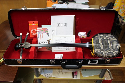 ◇銘木シリーズ◇アフリカ紫檀三線【8点セット付き】 三線・木工品の