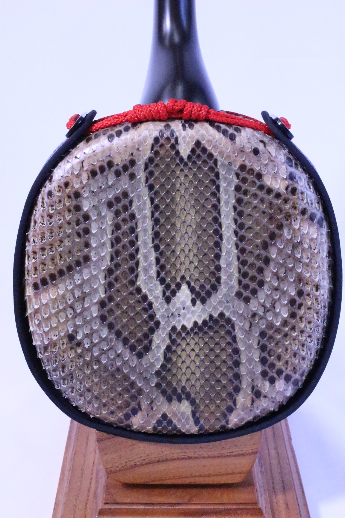 ◇本格◇カミゲン黒木三線【8点セット付き】 三線・木工品の販売