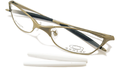 OAKLEY(オークリー)人気フレーム、Ti Wire Tap(ワイヤータップ)。