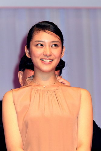 asahi.com（朝日新聞社）：ジュエリーベストドレッサー賞に武井咲