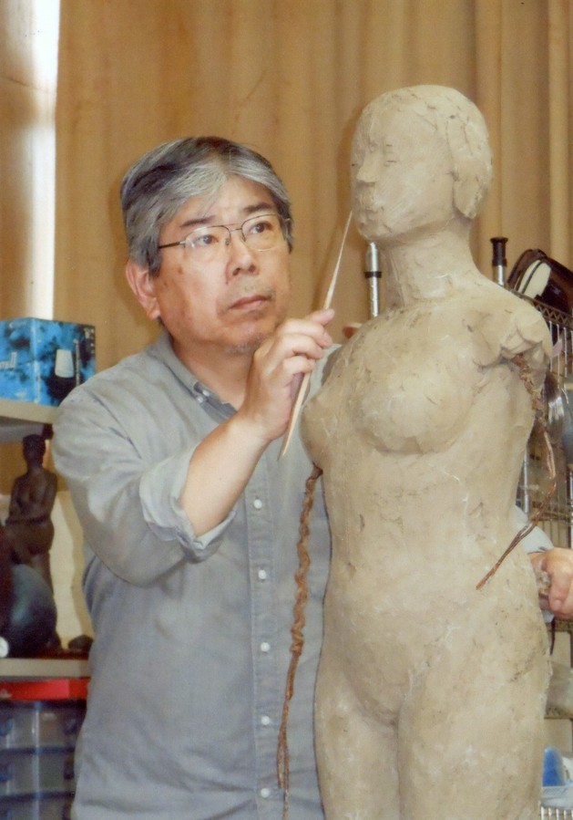 祖父から3代続く郷土作家 日展会員「磯尾柏里」の世界 彫塑や木彫を