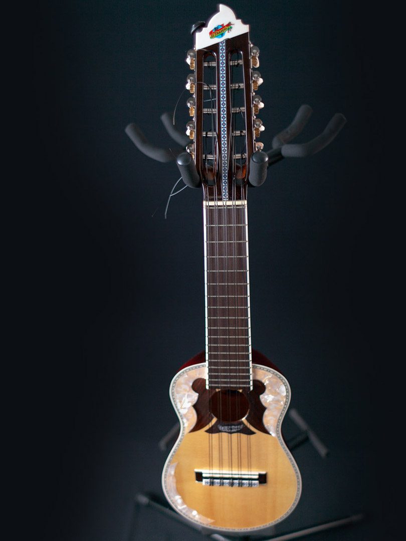 El Chasqui Charango | The Local Pickup - Guitarchive