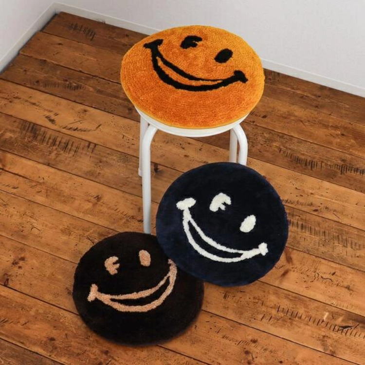 楽天市場】スマイリー クッションの通販