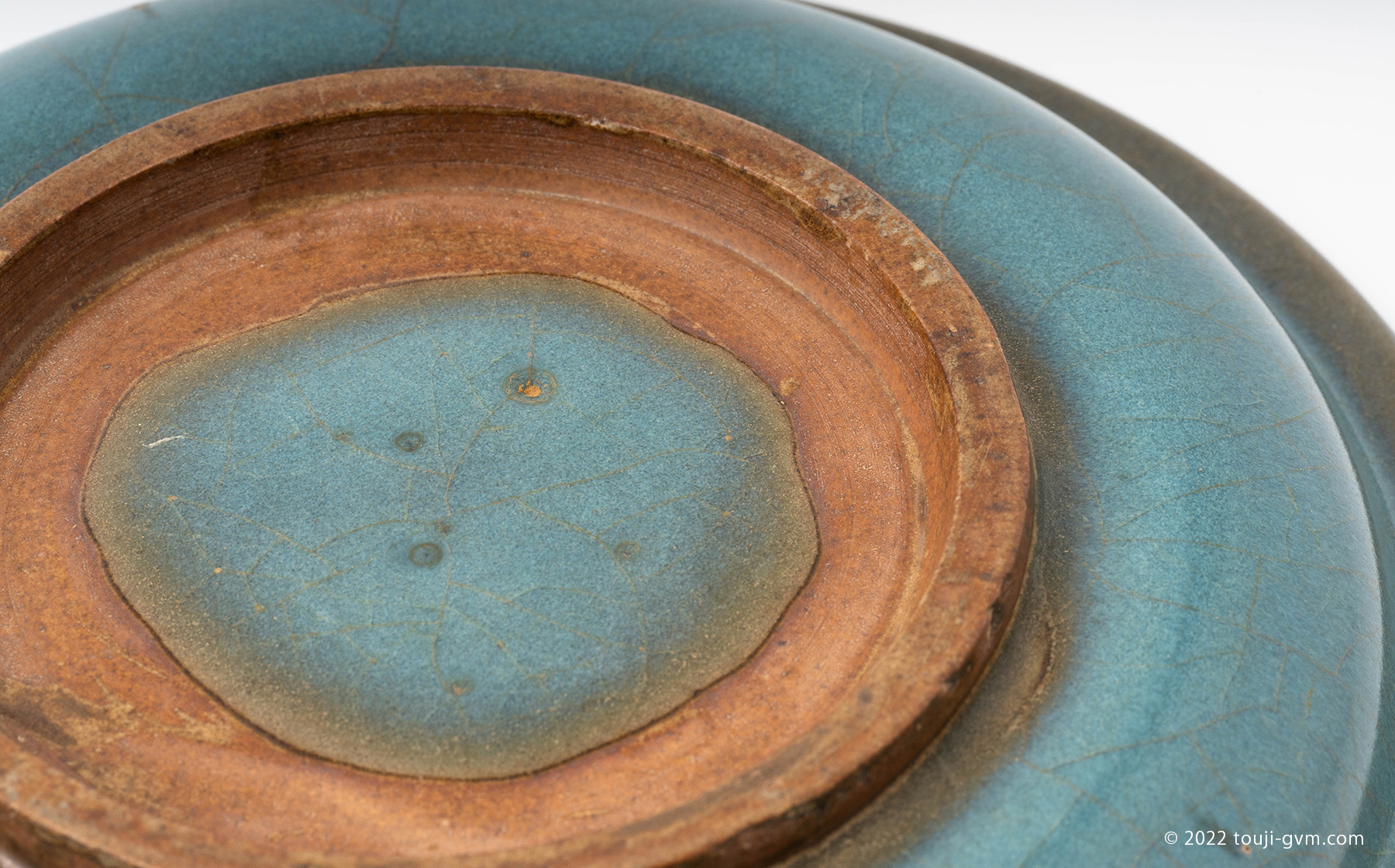 鈞窯澱青釉紫紅斑盤 – Jun ware Plate | 陶磁オンライン美術館ーTOUJI