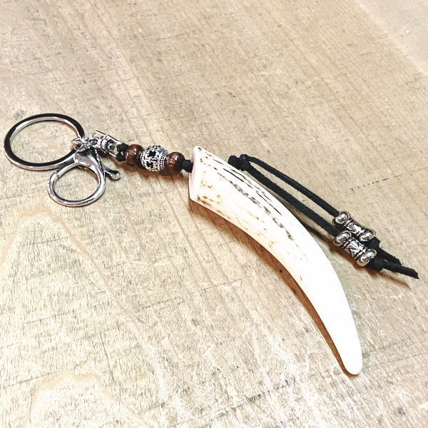 楽天市場】エゾシカの角で作られた 鹿角 キーホルダー 中サイズ