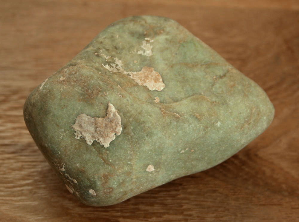 楽天市場】糸魚川翡翠原石 G00913 98mm*70mm*41mm 糸魚川 ひすい 漂石