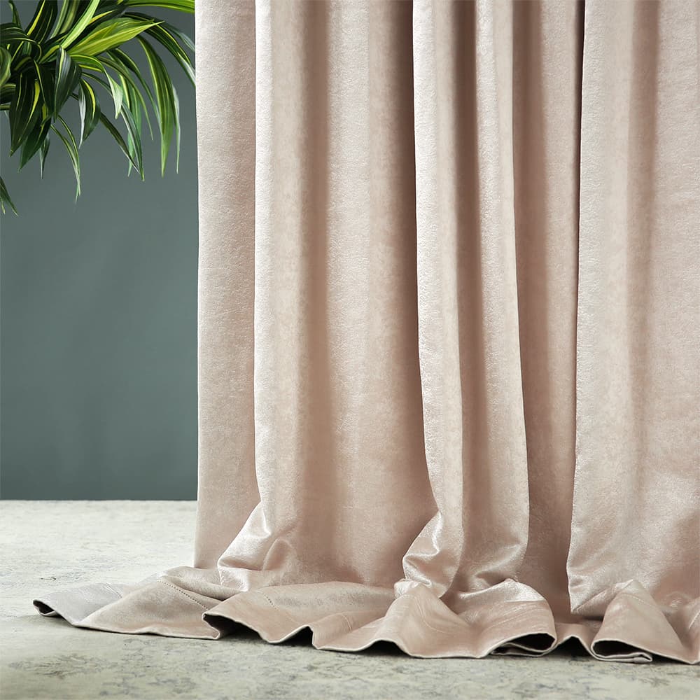 H200cm×W202cmサンゲツカーテン。