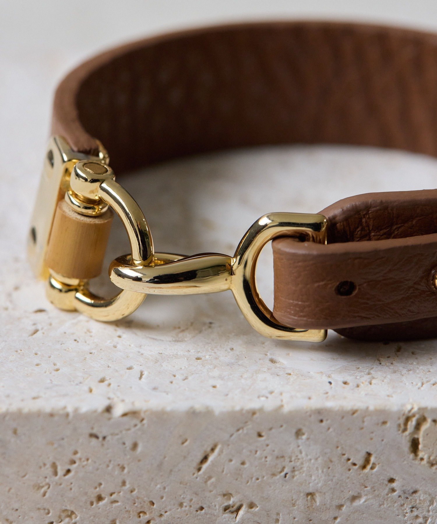 ear PAPILLONNER｜《牛革》バックルレザーブレスレット | Rakuten