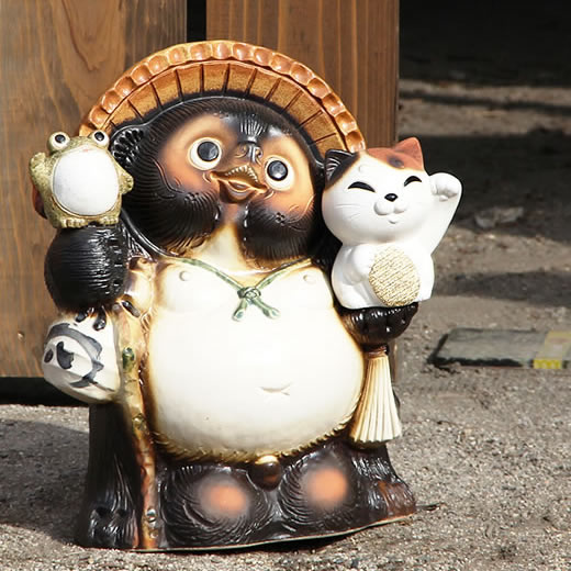 楽天市場】信楽焼 13号招き猫蛙付き狸 信楽焼たぬき縁起物タヌキ 陶器