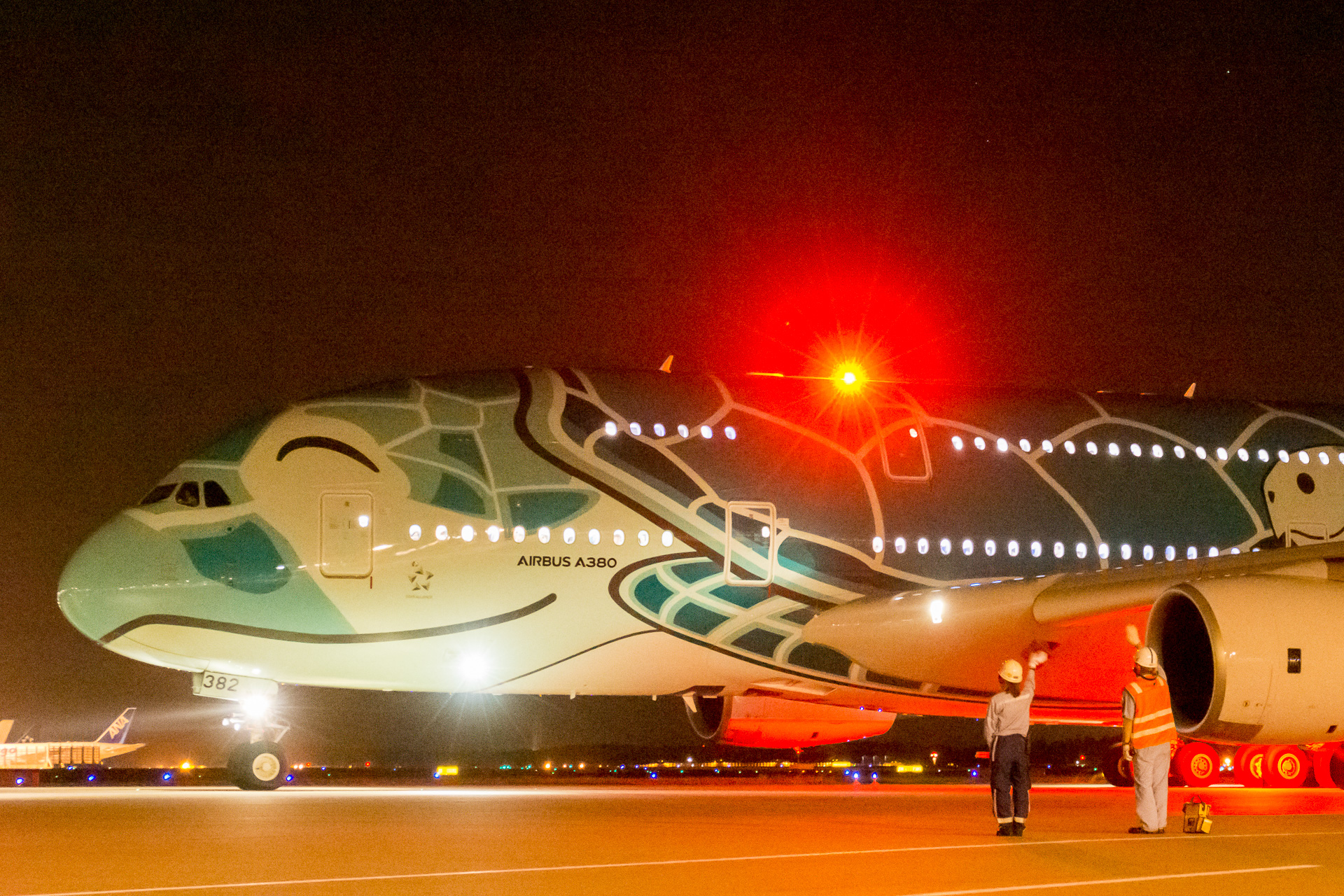 日本とハワイを笑顔で結ぶ。ANA A380型機「FLYING HONU（空飛ぶ