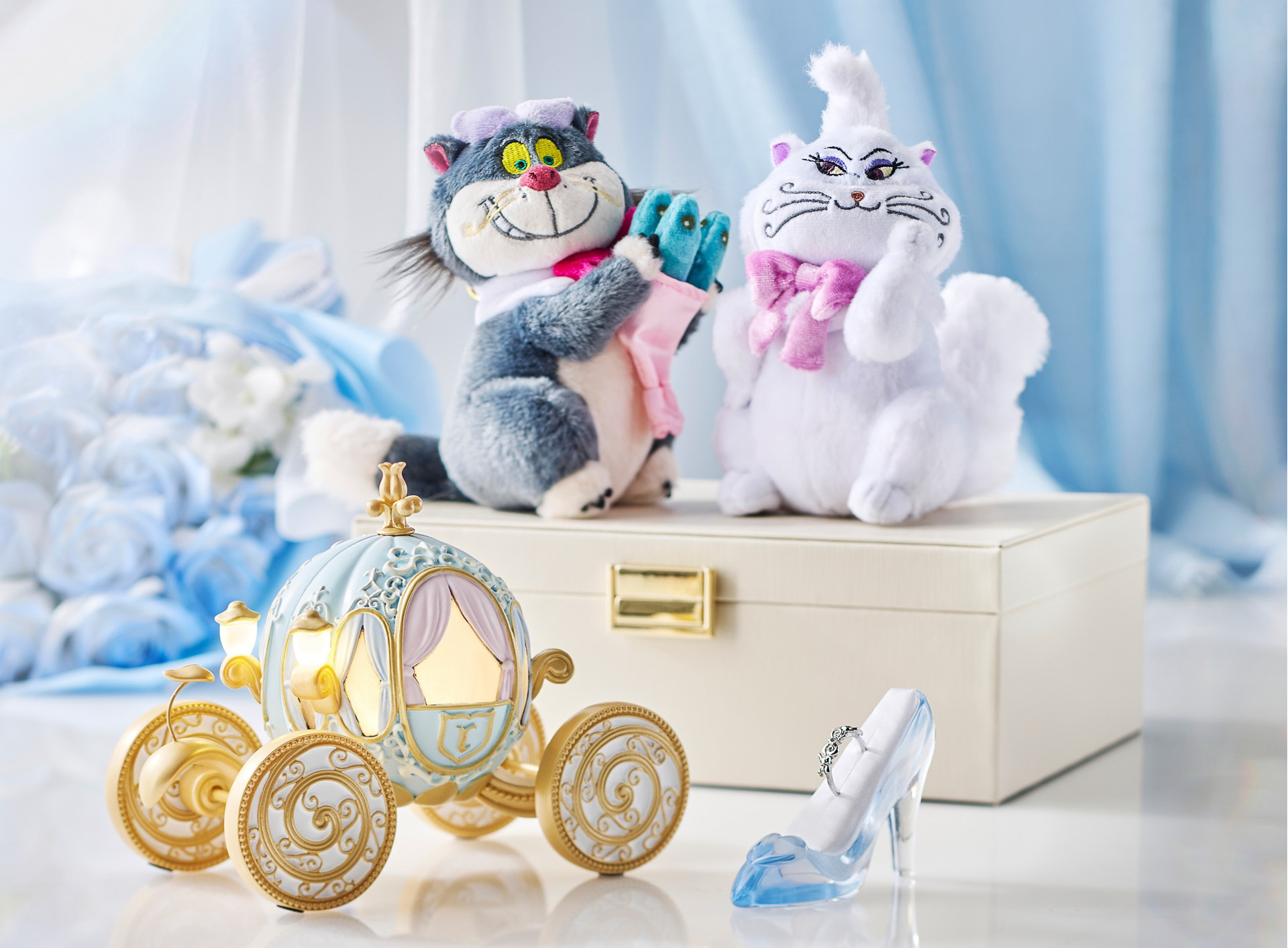 ディズニーストア、シンデレラ新グッズ。猫ルシファーのぬいぐるみ