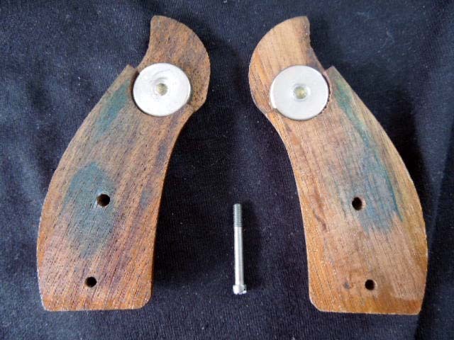 S＆W社純正実物Kフレーム用木製サービスグリップ ラウンドバット