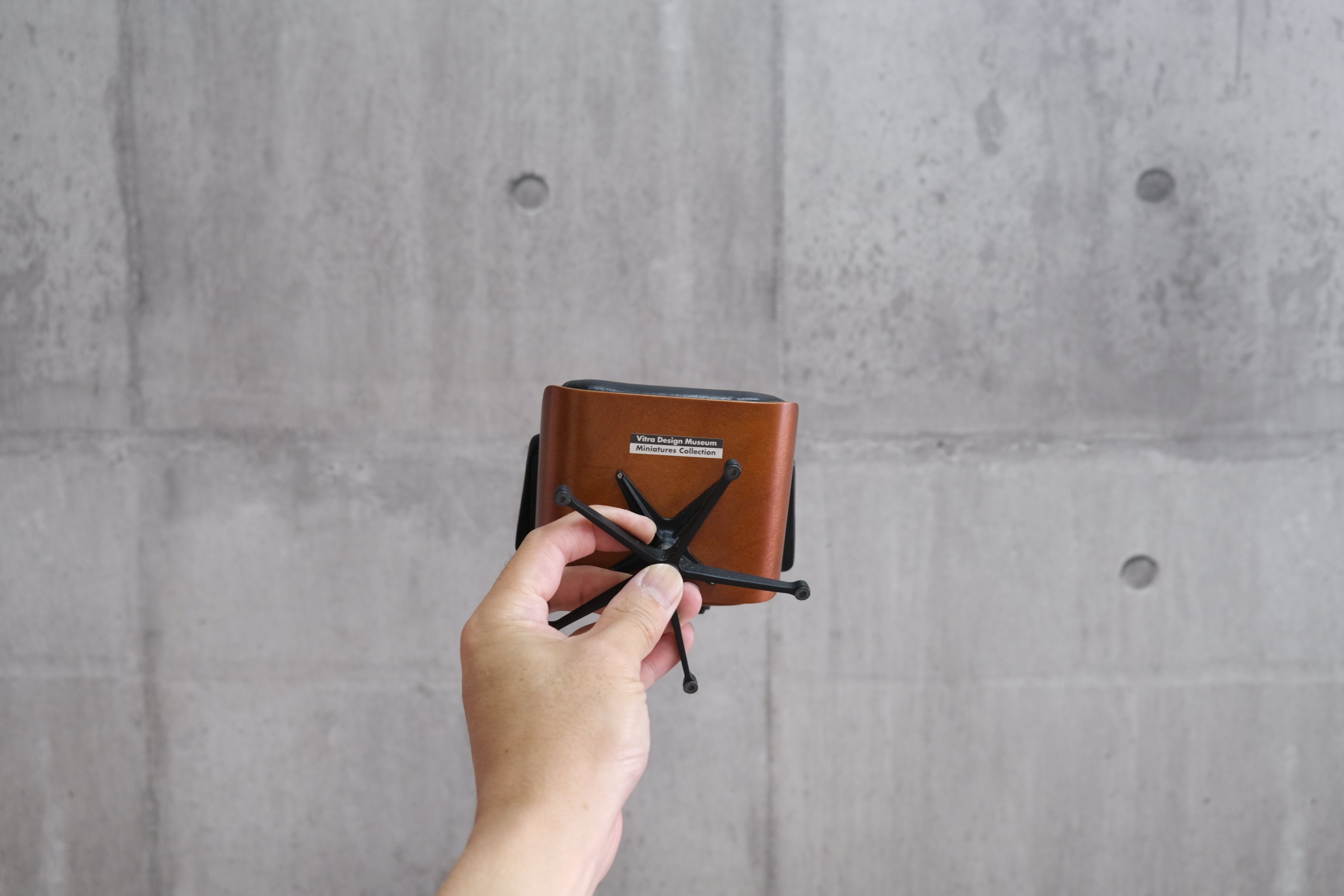 1/6スケール｜イームズ ラウンジチェア＆オットマン ミニチュア（Vitra