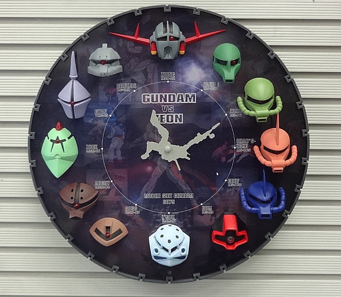 壁掛け時計レビュー「光るモノアイが時間を示す、ガンダム3Dクロック