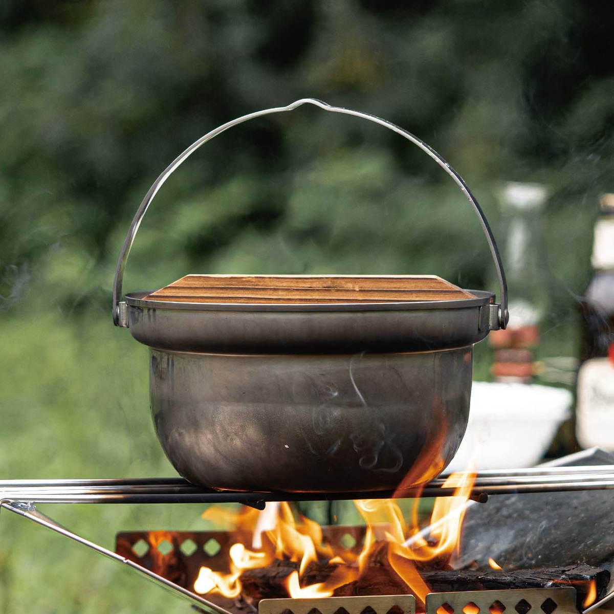 木蓋付きキャンプ焚火鍋 18cm - アウトドア・キャンプ用品