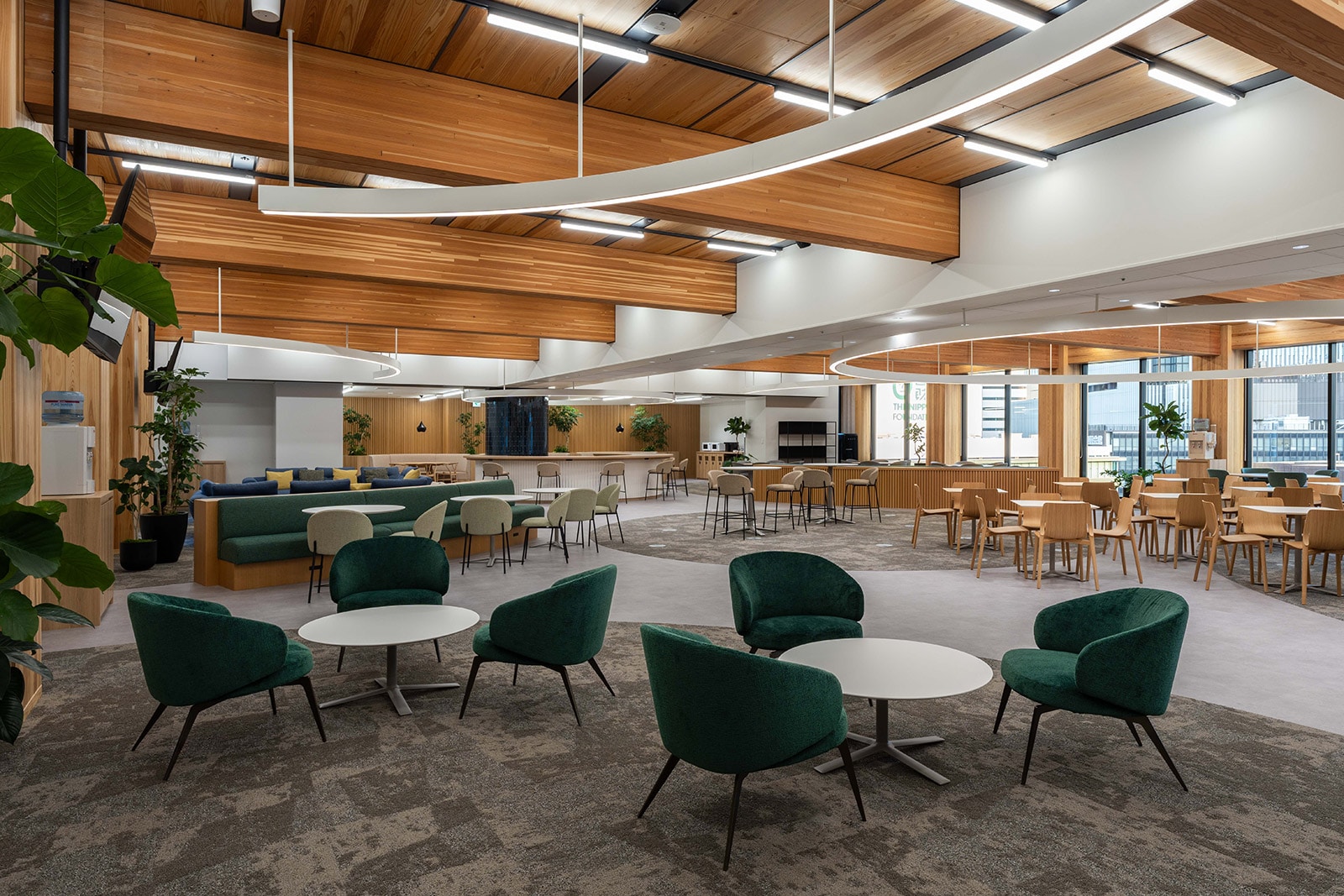 日本管材センター株式会社 - 納品事例 | カッシーナ・イクスシー