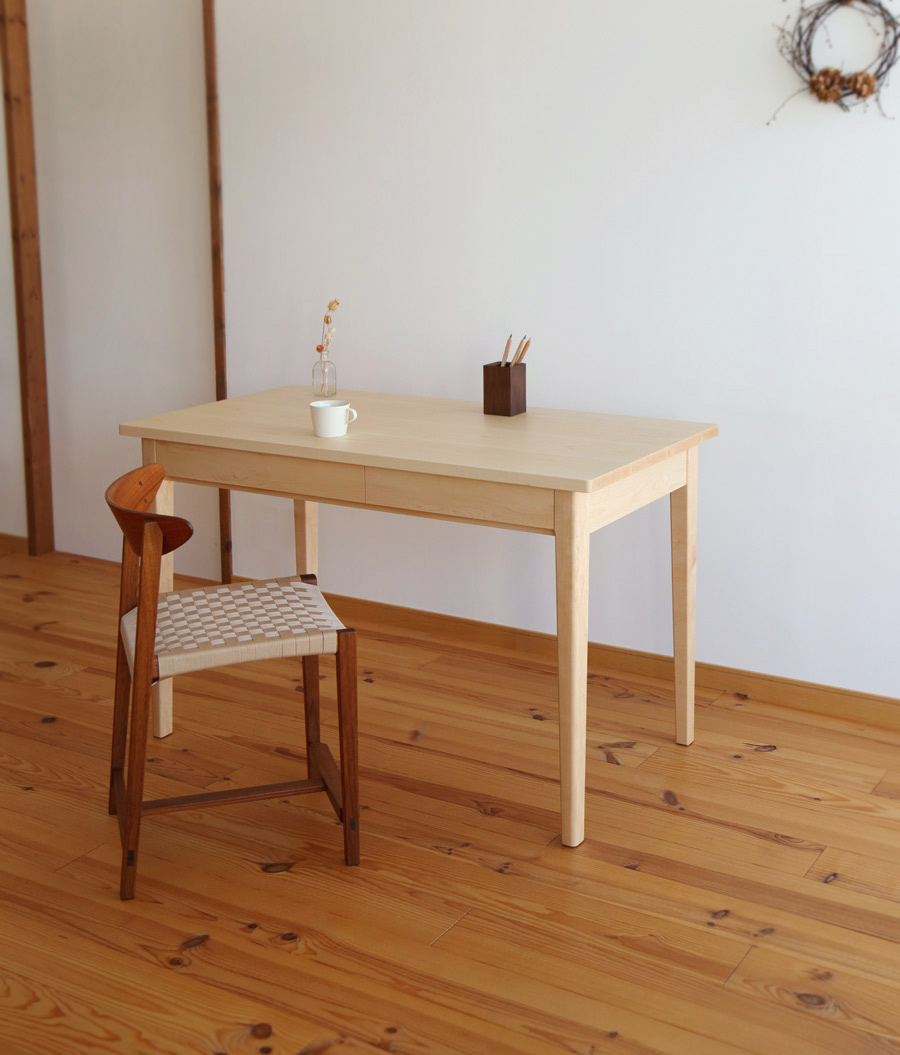 メープル無垢材のオーダーデスク D-94(書斎机 幅120cm)・家具工房クラポ