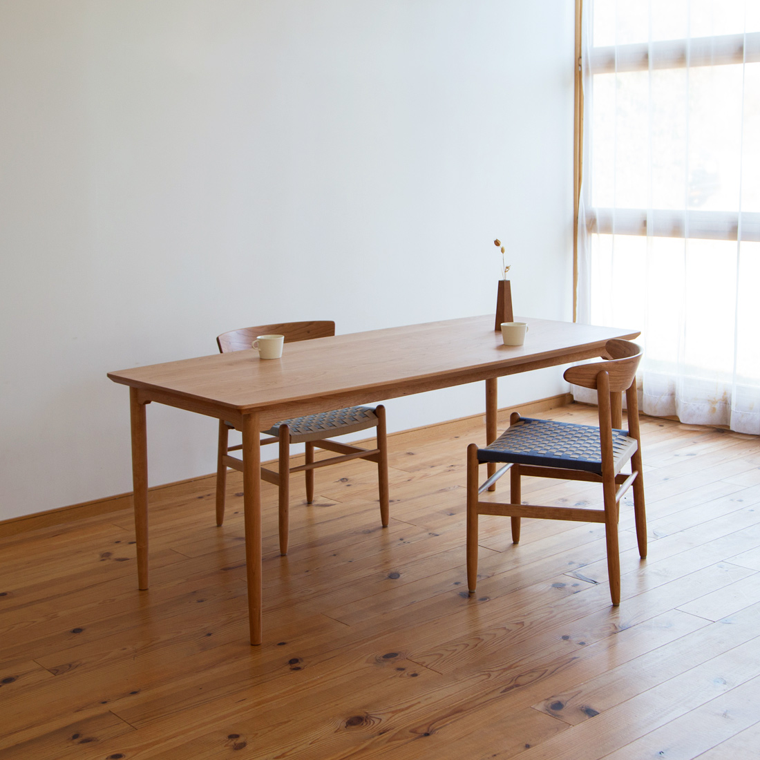 ウレタン塗装のダイニングテーブル5265・T-217 家具工房クラポ