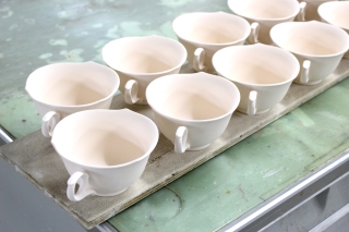 プラチナ牡丹・金牡丹 | 有田焼の専門店なら三光堂