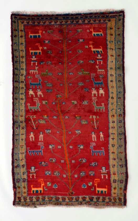 貴重な個人コレクションから百～数十年前の遊牧民染織品約90点を 初