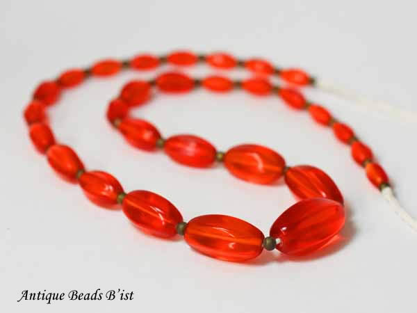 2402】江戸とんぼ玉 青みがかった乳白色のガラス小玉5,とんぼ玉