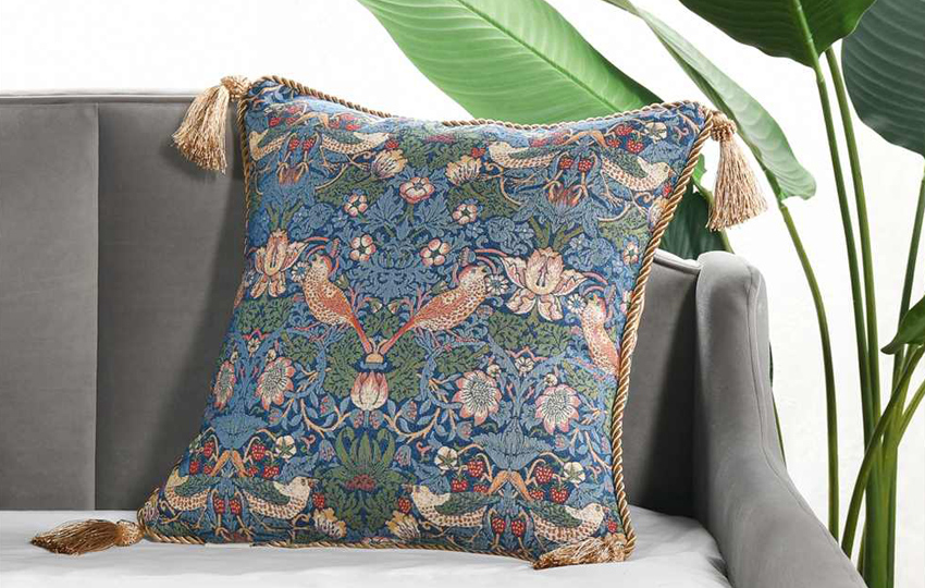 ジェニファーテイラー クッション Strawberry Thief 45×45cm | ロココ