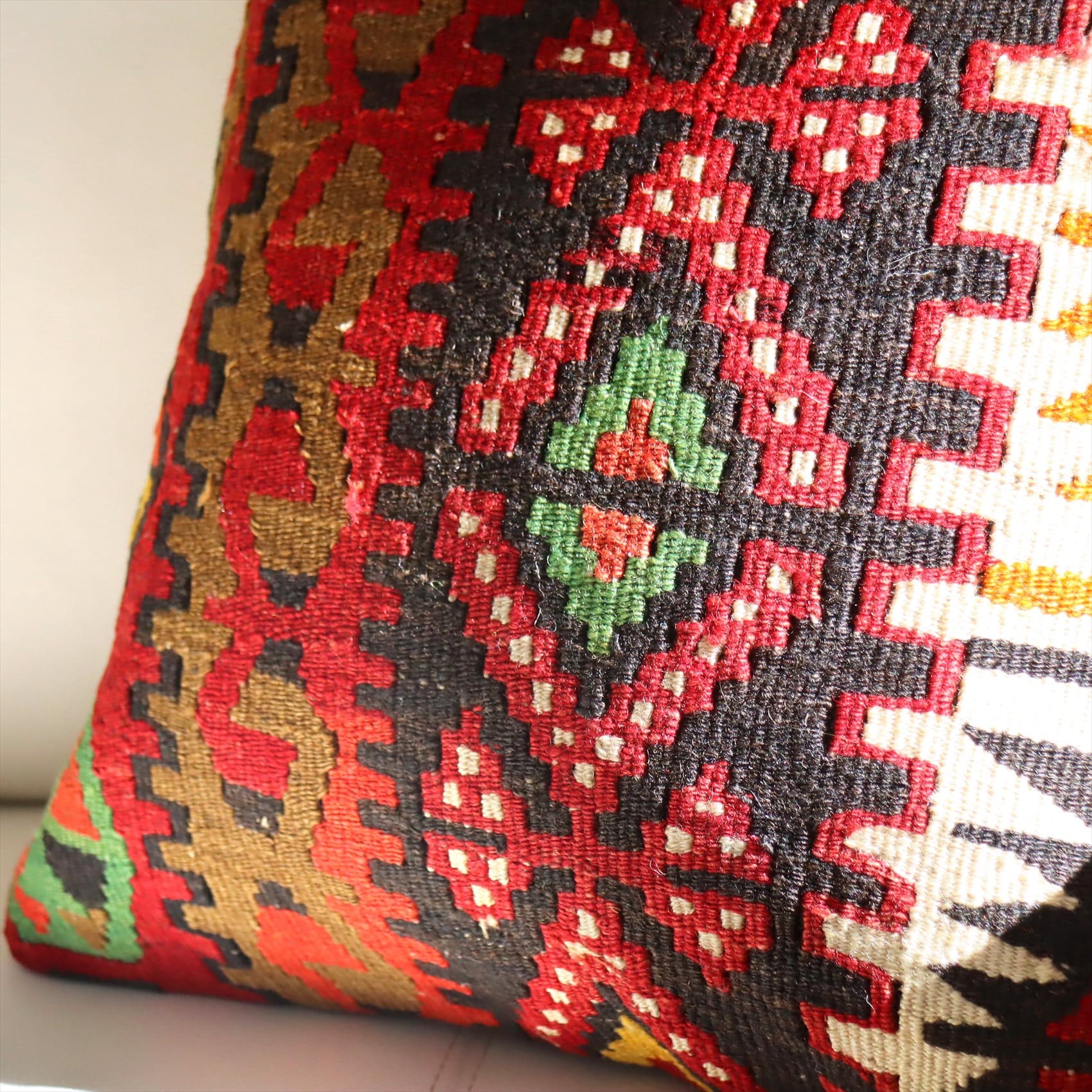 オールドキリム クッションカバー 40cmサイズ カイセリ たくさんの幾何