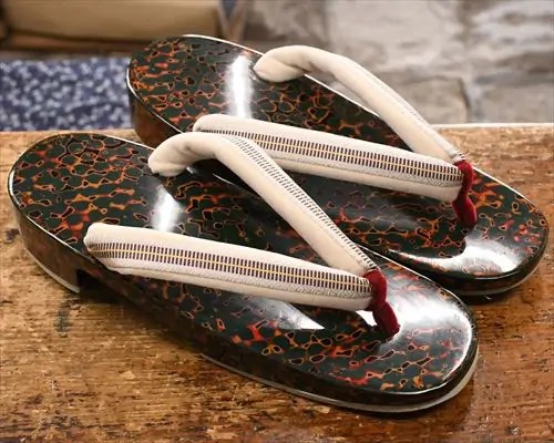 津軽塗相右近に真田紐福林花緒 2019年2月8日―今日の一足―丸屋履物店