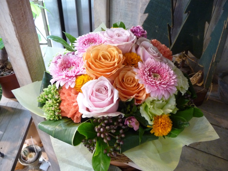 フェミニンアレンジ ピンク＆オレンジ「花屋 ビリジアン」｜【イー