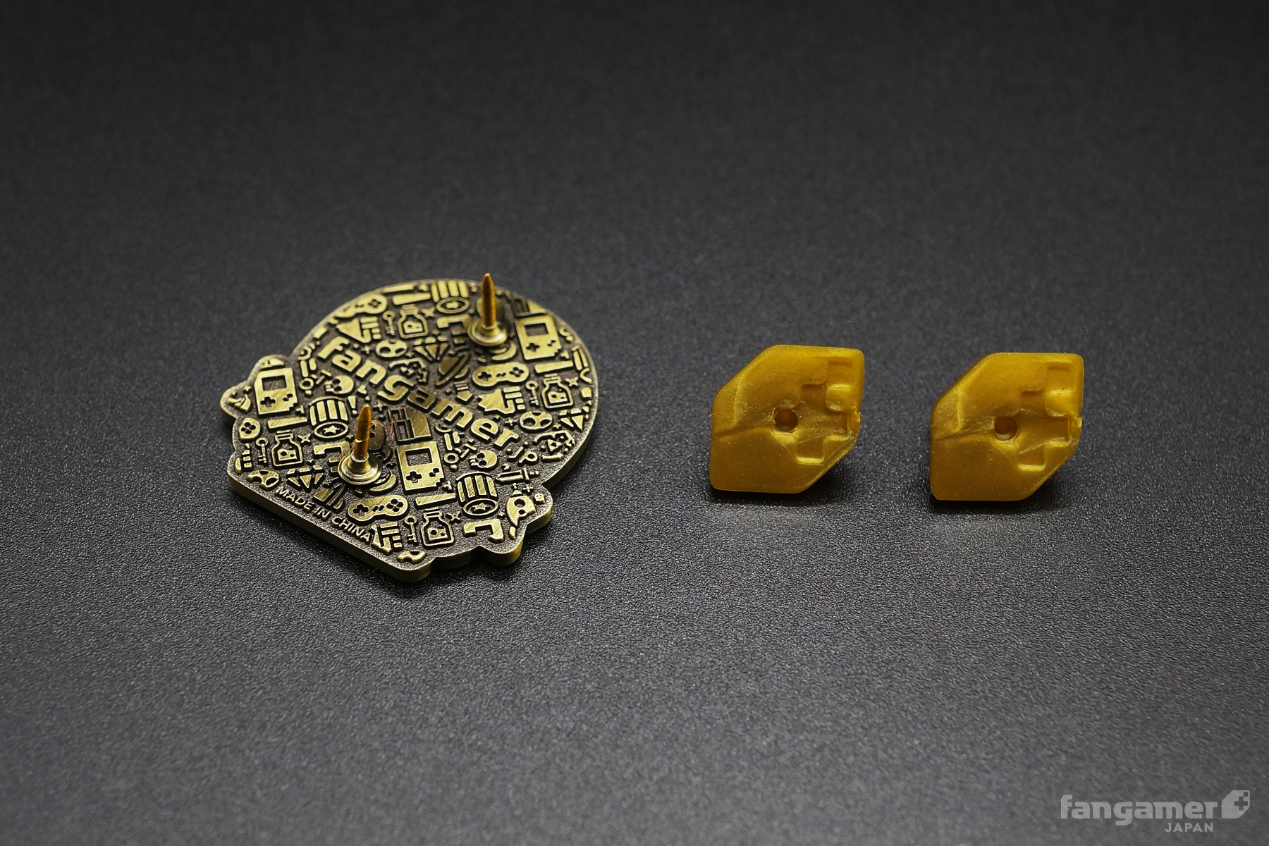 Fangamer Japan 5周年記念ピンバッジ - Fangamer Japan