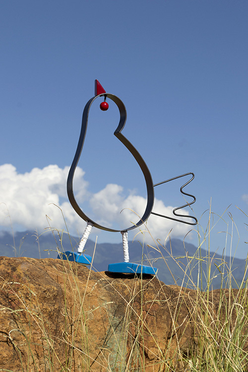 マルニからアーティスティックな鳥のオブジェが登場、伊勢丹新宿＆銀座