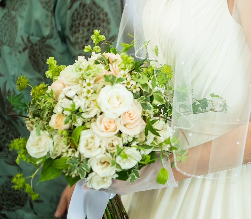 大人可愛いホワイト＆グリーンブーケ | リゾートウェディング・結婚式