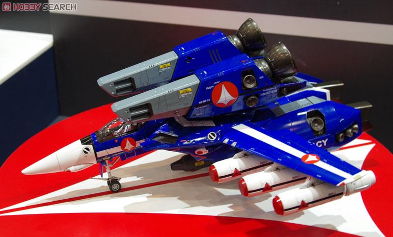 VF-1J スーパーバルキリー `マックス/ミリア` w/反応弾 (プラモデル