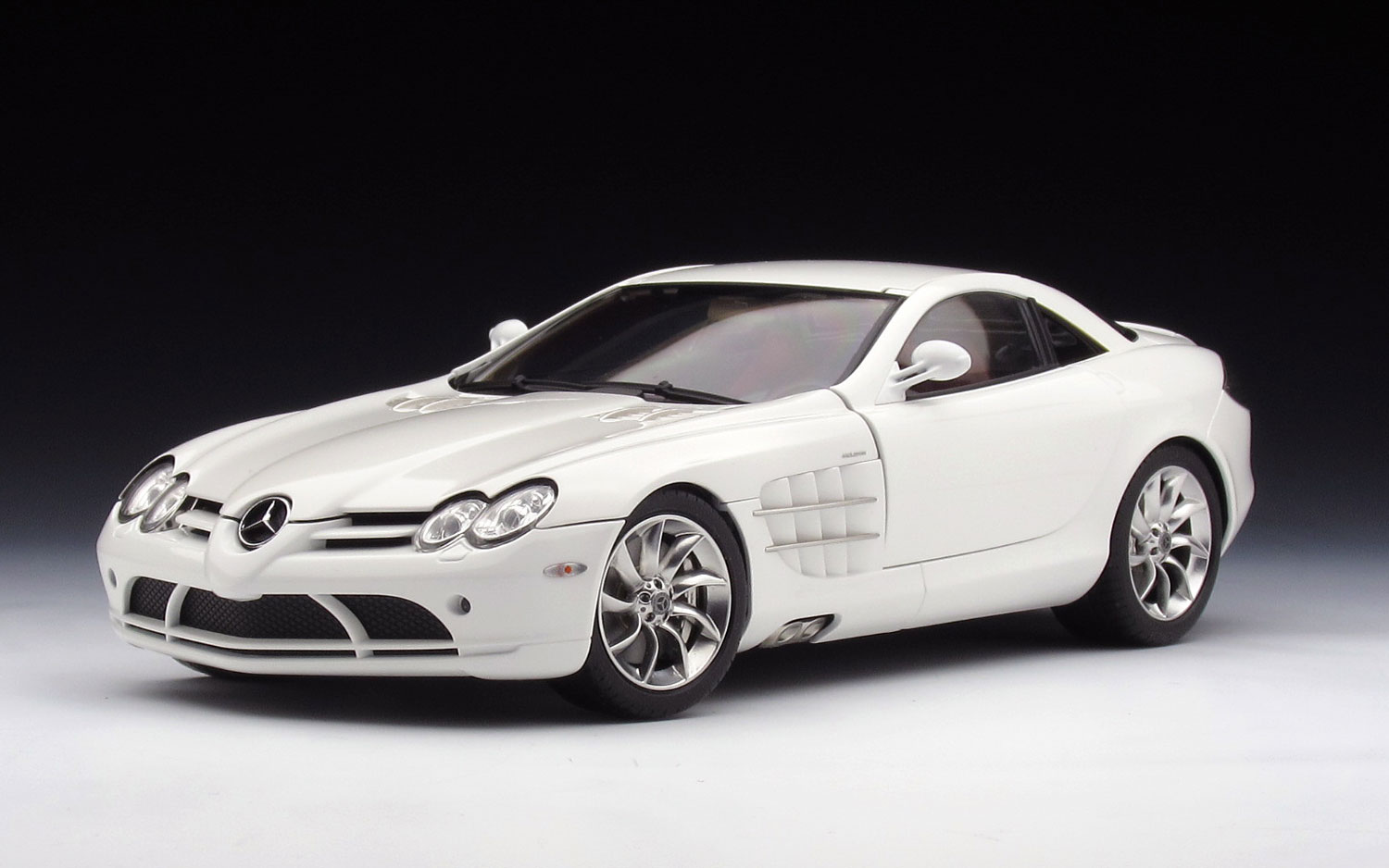 タミヤ 1/24「メルセデス・ベンツ SLR マクラーレン」プラモデル制作記