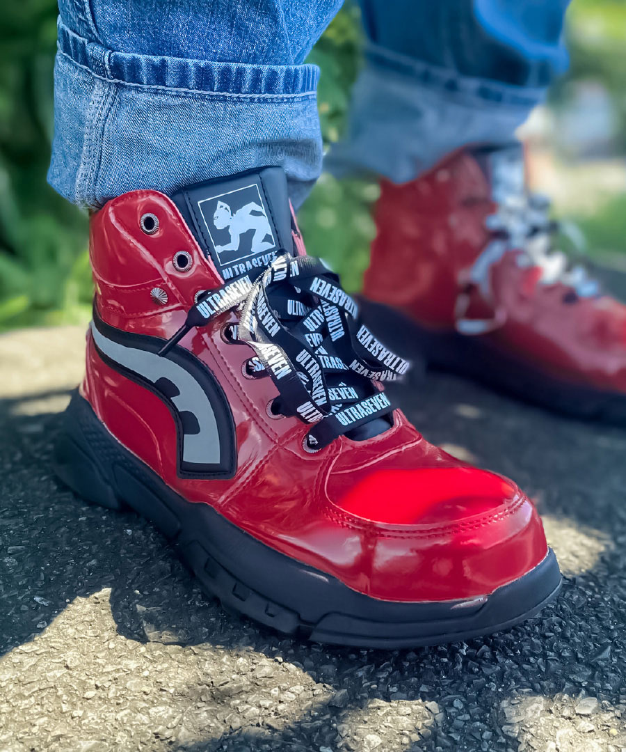 ワンランク上のウルトラな光沢質感!「ウルトラセブン」「ウルトラ