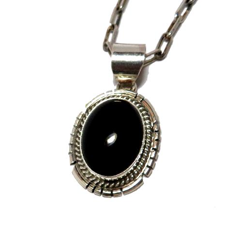 インディアンジュエリーペンダント ナバホ族 アーチスト