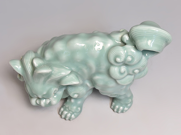 真葛窯 三代 宮川香山(作) 青磁釉 獅子置物 共箱 | 古美術ささき