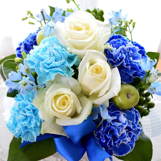 大人のアレンジ BlueWhite （カーネーションのフラワー