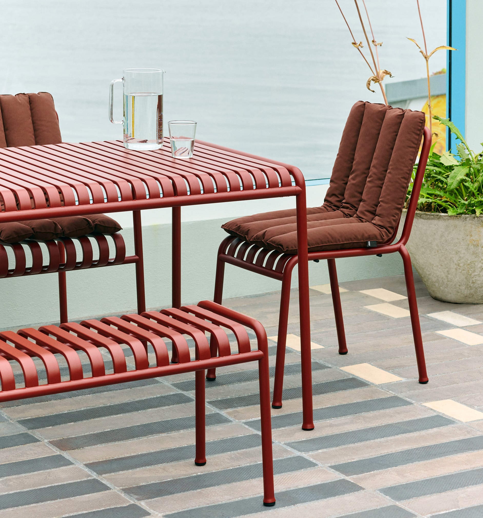 PALISSADE ARM CHAIR - チェア | 【公式】HAYオンラインストア