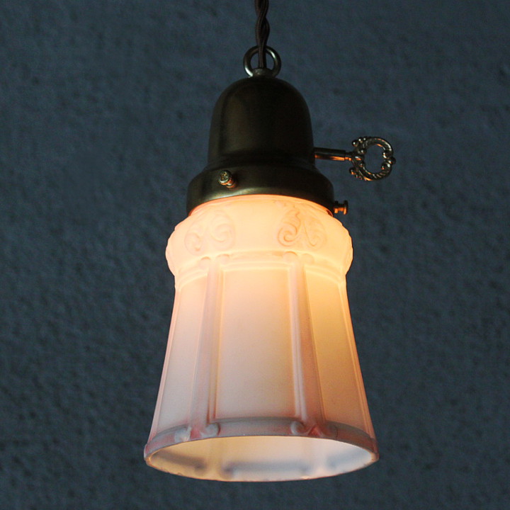 アンティーク照明｜ミルクガラスシェードペンダントライト・ピンク