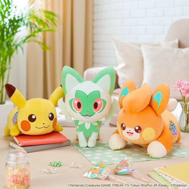 ピカチュウ、ニャオハの限定ぬいぐるみが可愛い！『ポケモン』と
