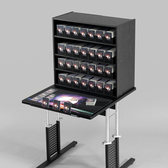 デュエルディスクではない、デュエルデスクだ！カードゲーマー専用の