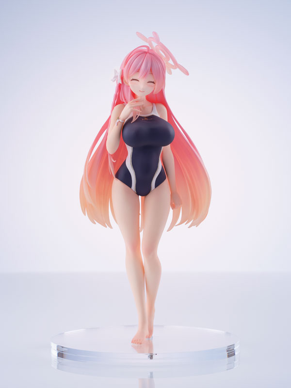 いつものスクール水着で徘徊中？『ブルアカ』ハナコがはち切れんばかり