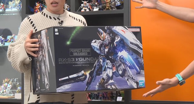 究極のガンプラ「PG UNLEASHED 1/60 νガンダム」パッケージ画像初公開